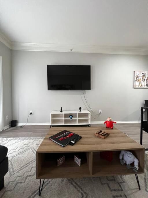 Stylish Midtown Spot *