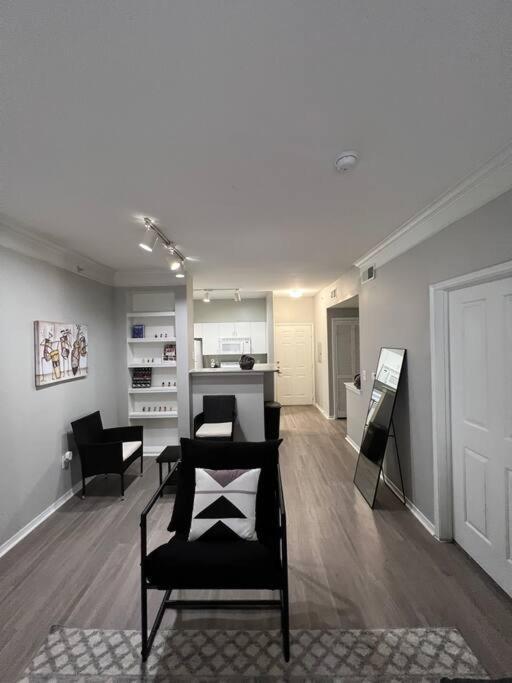 Stylish Midtown Spot Houston